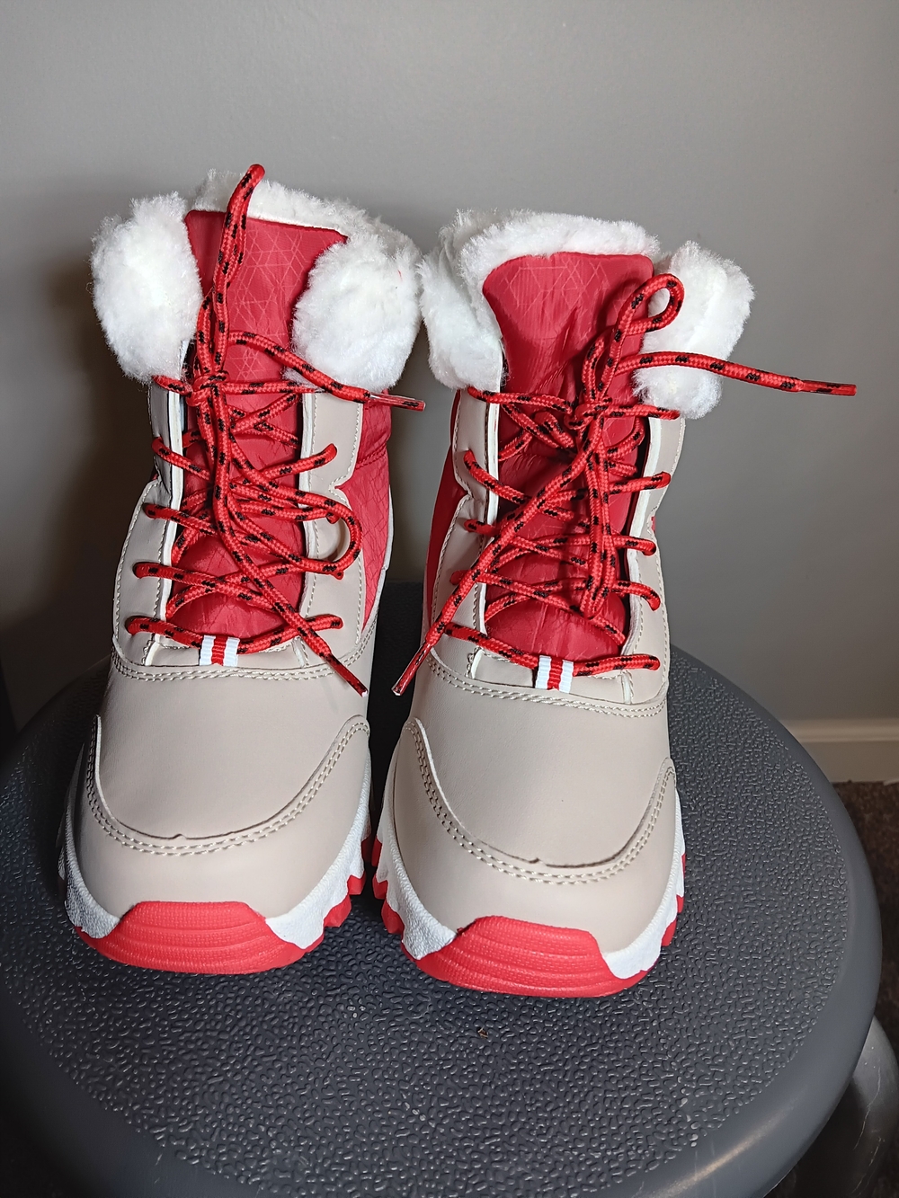 Women's Winter Lace-Up Boots in Red and Cream